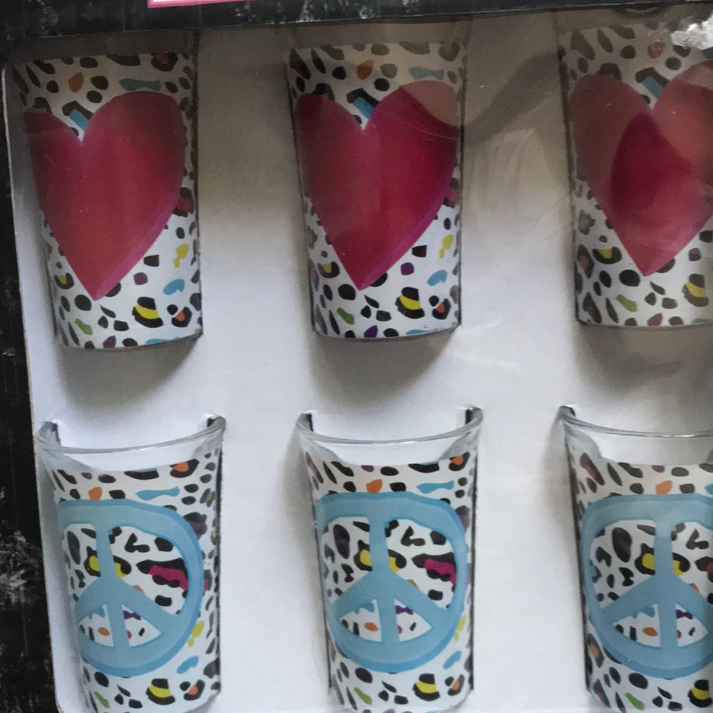 NEW shot glasses peace/love/hippie graffiti art